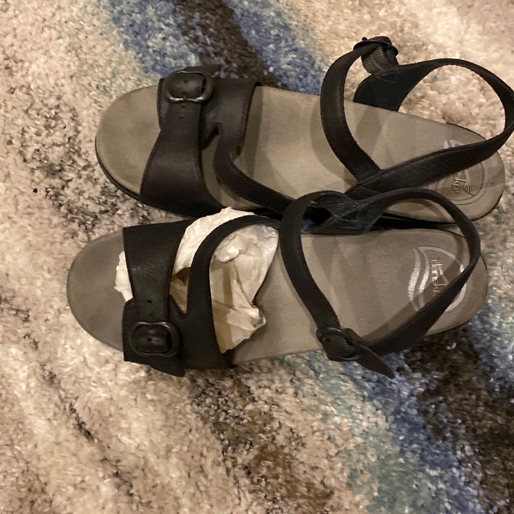 Dansko black leather sandals, adjustable straps, good arch support, size 39 EUC